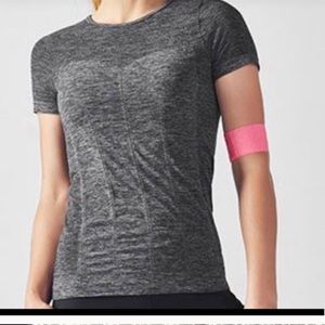 Fabletics Charcoal Gray Delta Seamless Top